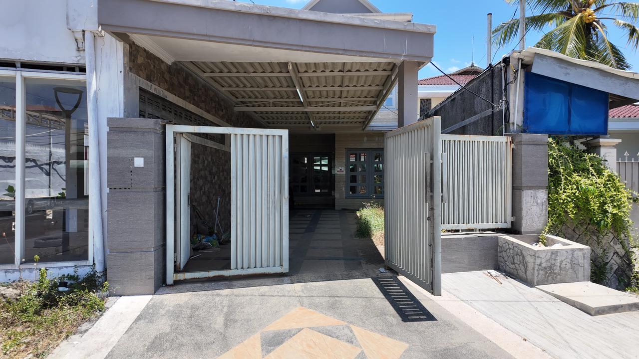 Sewa Rumah Kantor 2 Lantai Siap Huni di Pregolan Surabaya Pusat - Image 1