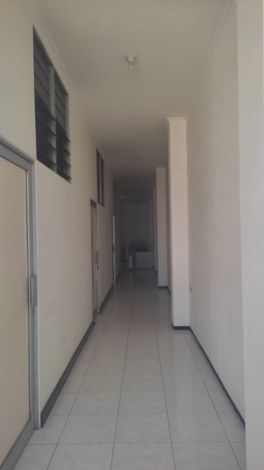 Dijual/Disewakan Ruko 3 Lantai, Lokasi Strategis di Kramat Gantung Surabaya Pusat - Thumbnail 3