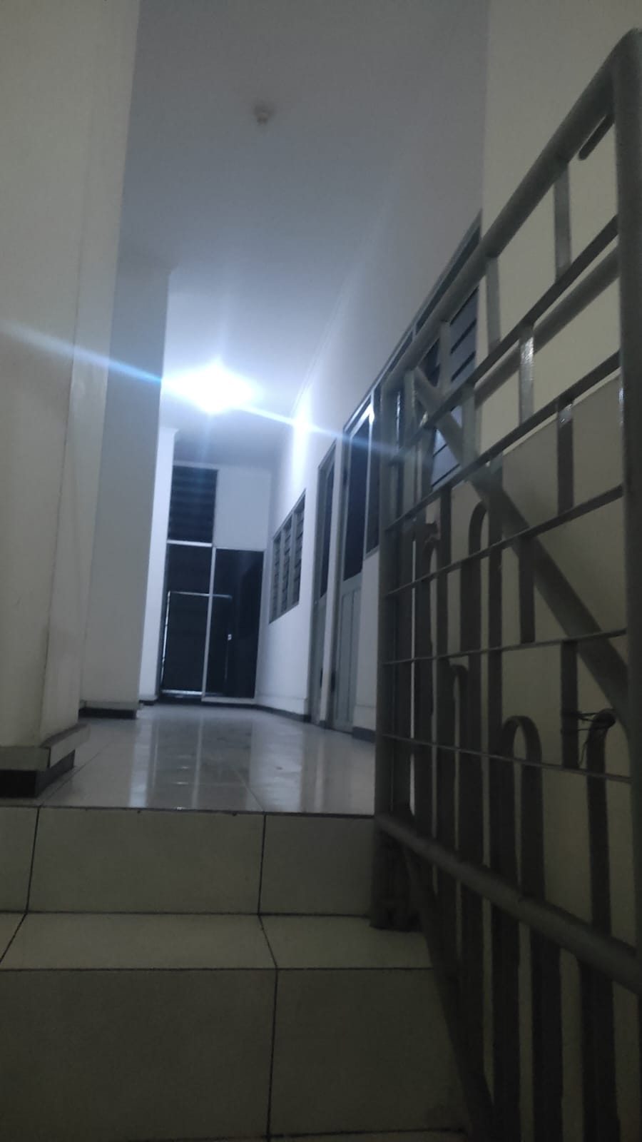 Dijual/Disewakan Ruko 3 Lantai, Lokasi Strategis di Kramat Gantung Surabaya Pusat - Thumbnail 4