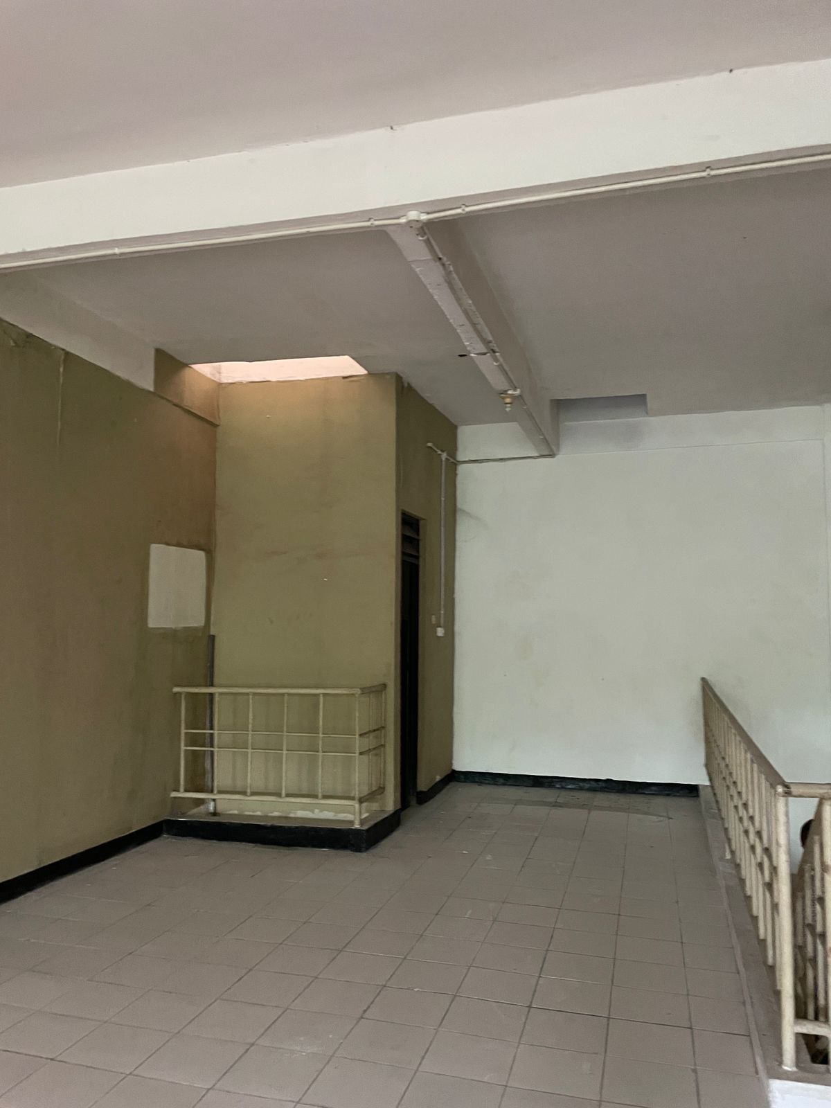 Dijual atau Disewakan Ruko Strategis di Rungkut Megah Raya Surabaya Selatan - Thumbnail 4