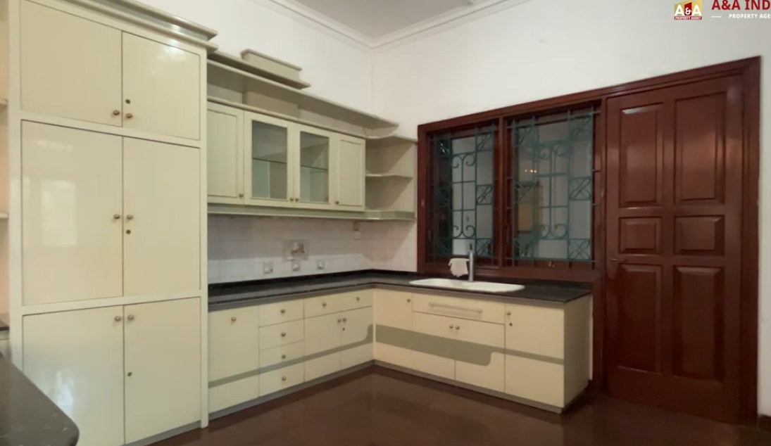 Disewakan Rumah Minimalis Eksklusif di Kawasan Prestisius Graha Family Surabaya Barat - Thumbnail 3