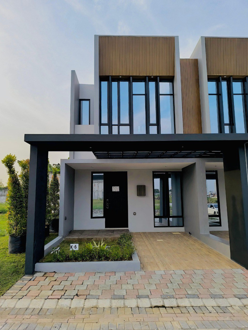 Dijual Rumah Baru Strategis di Graha Darmo Residence Surabaya Barat - Image 1