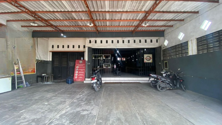 Dijual Ruko Ex Resto Siap Huni Lokasi Strategis di Krikilan Driyorejo Gresik - Image 1
