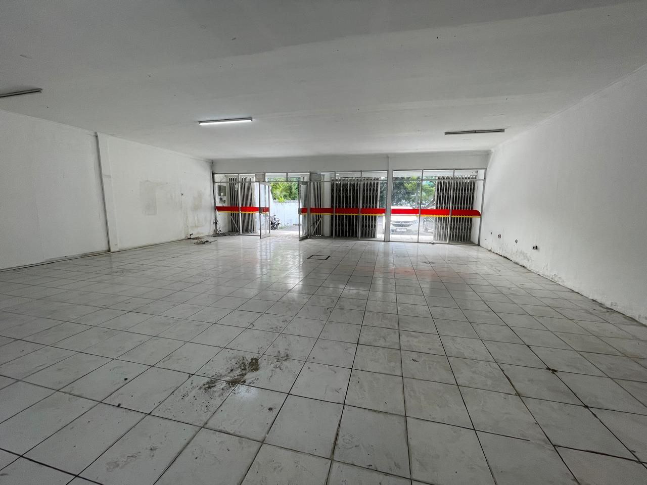 Disewakan Tempat Usaha Komersial di Raya Jemursari Surabaya Selatan - Thumbnail 2