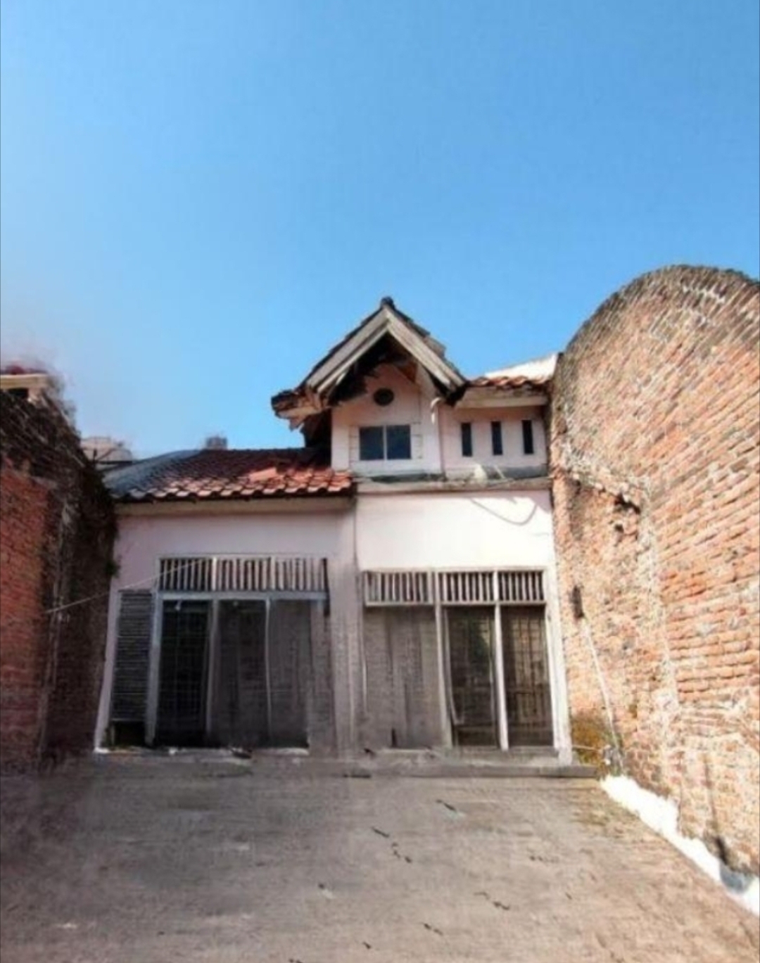 Jual Rumah Hitung Tanah di International Village Citraland Surabaya Barat - Image 1