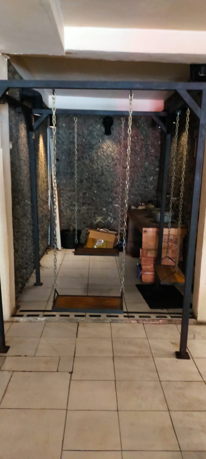 Disewakan Ruko Lokasi Strategis di Undaan Wetan Surabaya Pusat - Thumbnail 2