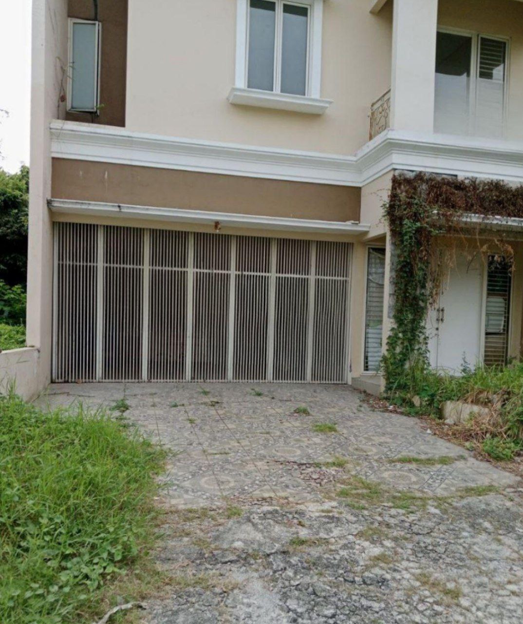 Dijual Rumah Strategis di Citraland Golf Avenue Surabaya Barat - Image 1