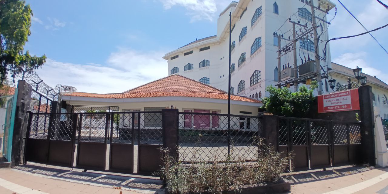 Dijual/ Disewakan Rumah Besar dan Strategis di Raya Darmo Surabaya Pusat - Image 1