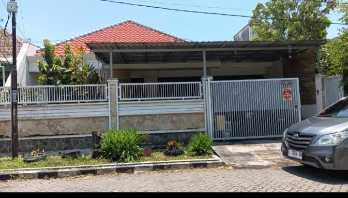 Disewakan Rumah Mewah di Dukuh Kupang Timur Surabaya Barat - Image 1