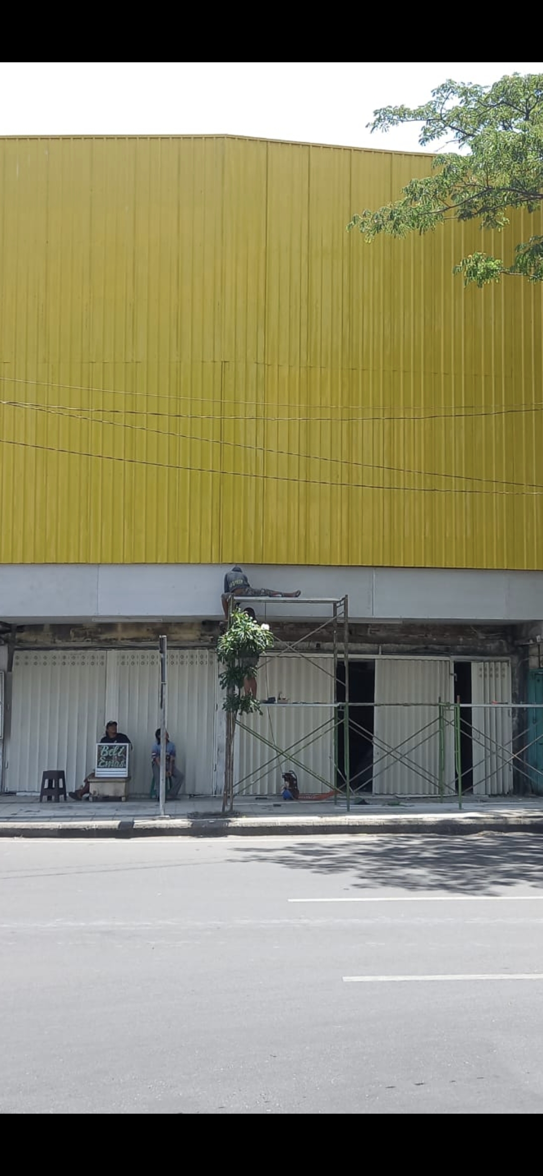 Dijual / Disewakan Ruko 3 Lantai Siap Huni Nol Jalan di Blauran Surabaya Pusat - Image 1