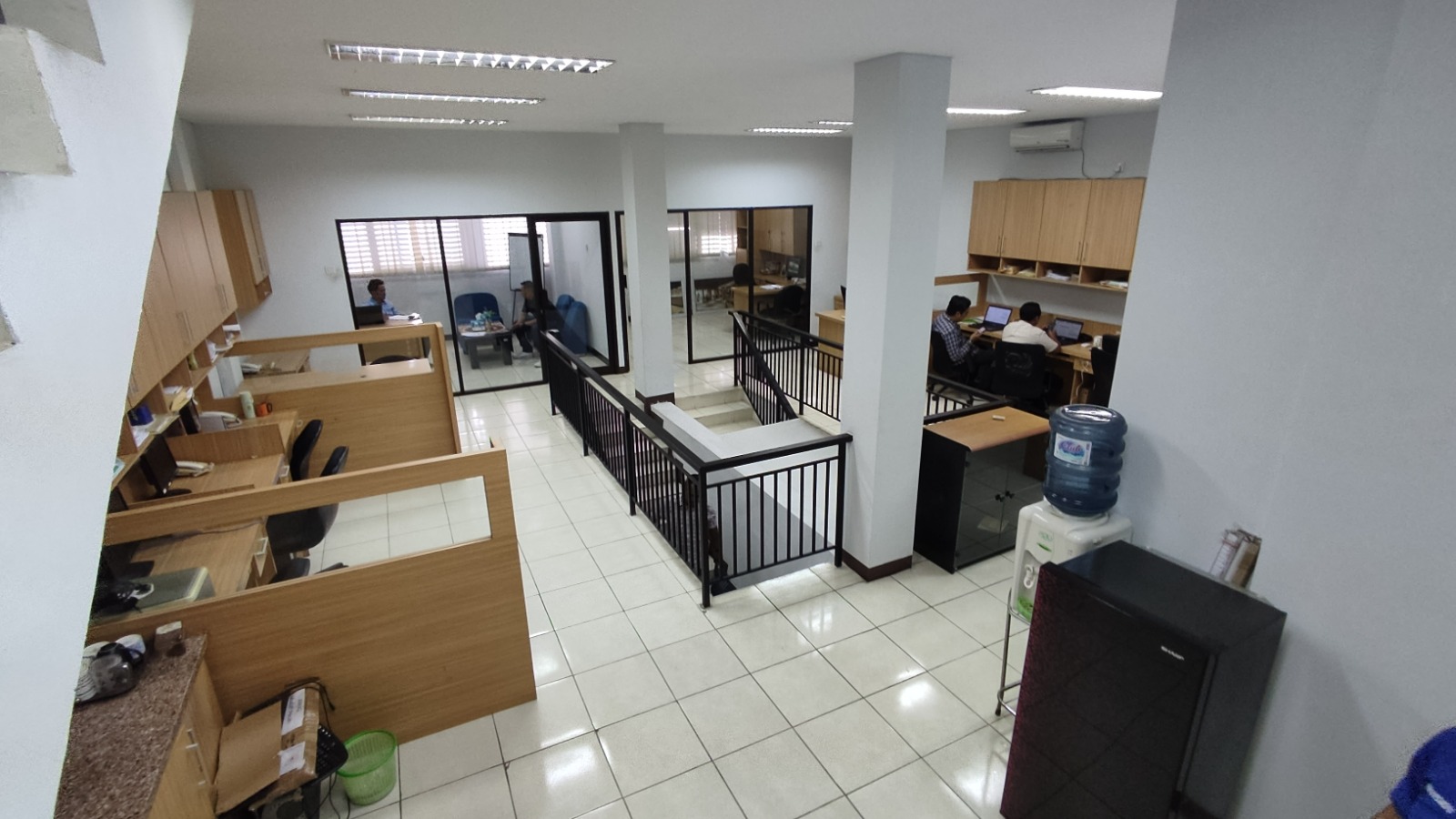 Dijual 2 Ruko 4 Lantai Full Furnished di Embong Kemiri, Surabaya Pusat - Thumbnail 2