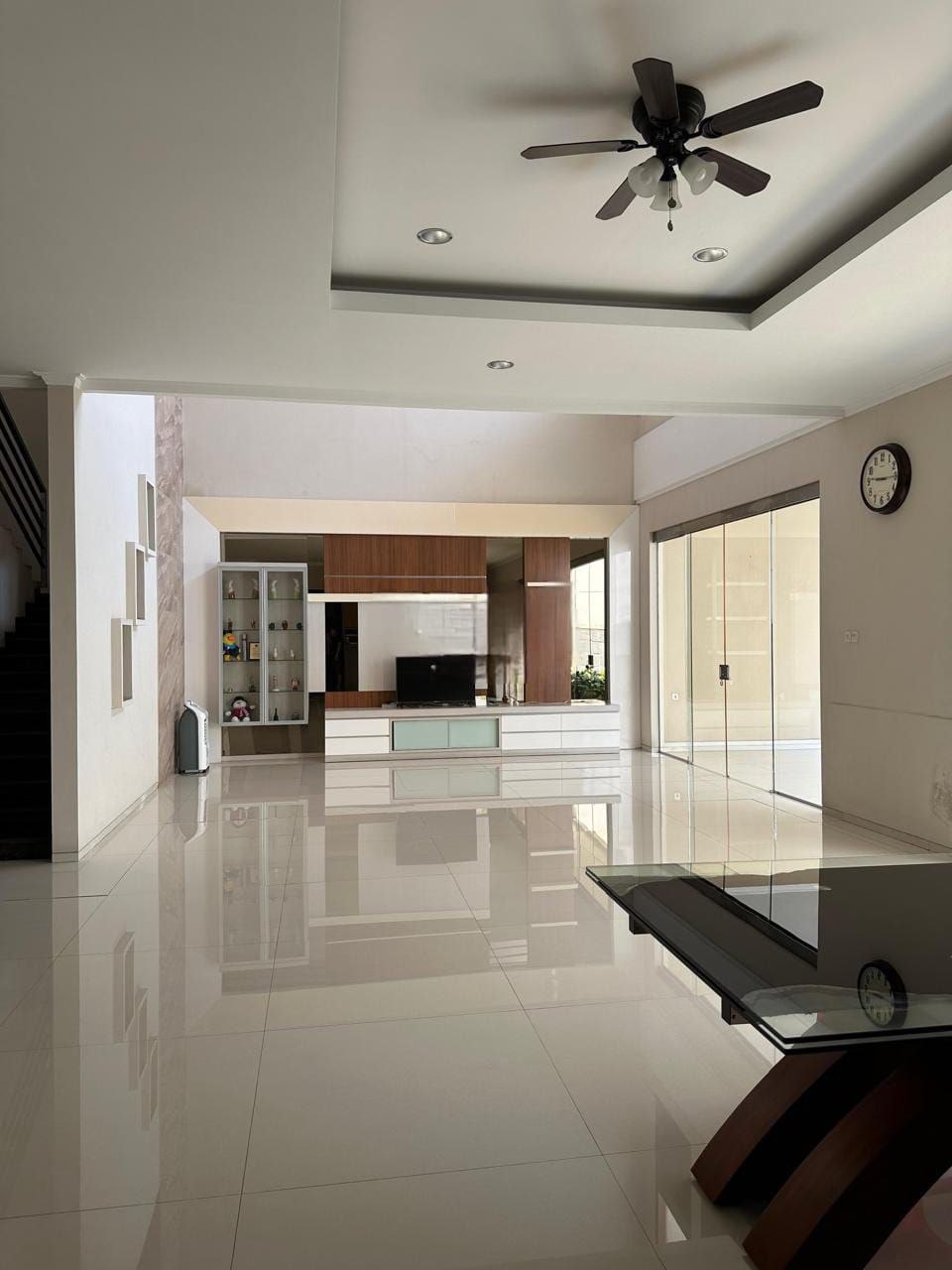 Dijual Rumah Super Strategis Area Komersial di Gwalk di Raya International Village – Citraland Utama Surabaya Barat - Thumbnail 2