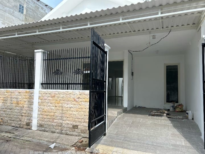 Dijual Rumah Strategis Siap Huni Lokasi di Dukuh Setro Surabaya Timur - Image 1