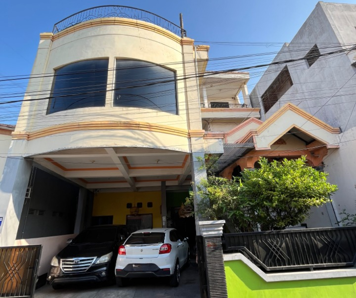 Dijual Rumah Kantor Siap Huni di Jalan Veteran Gresik - Image 1