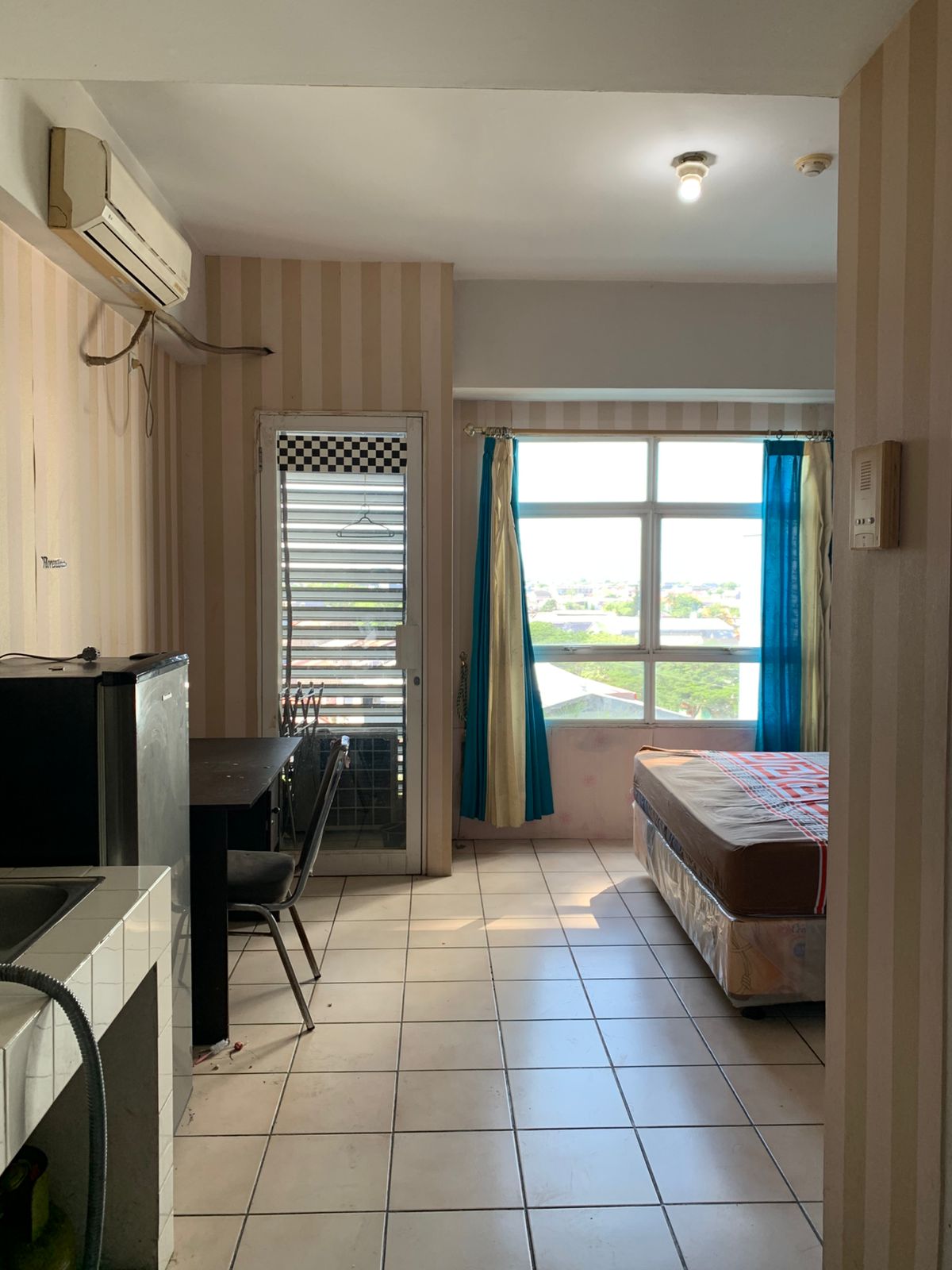 Dijual / Disewakan Apartement Metropolis Raya Tenggilis Surabaya Timur – Lantai 7 View Kolam - Image 1