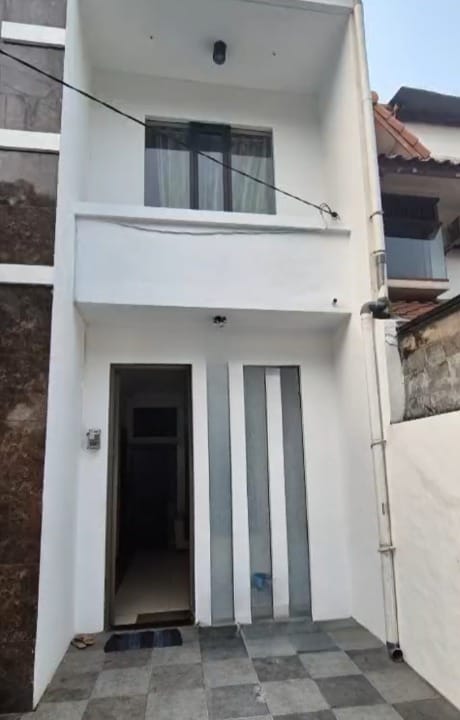 Dijual Rumah Strategis Siap Huni Lokasi di Babatan Pratama Surabaya Barat - Image 1