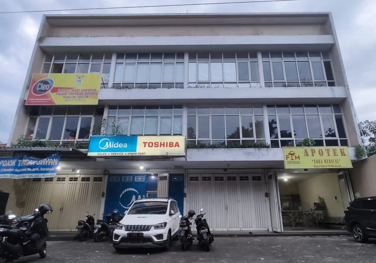 Dijual/ Disewakan Ruko Strategis Siap Huni Lokasi di Rungkut Asri Tengah Surabaya Timur - Image 1