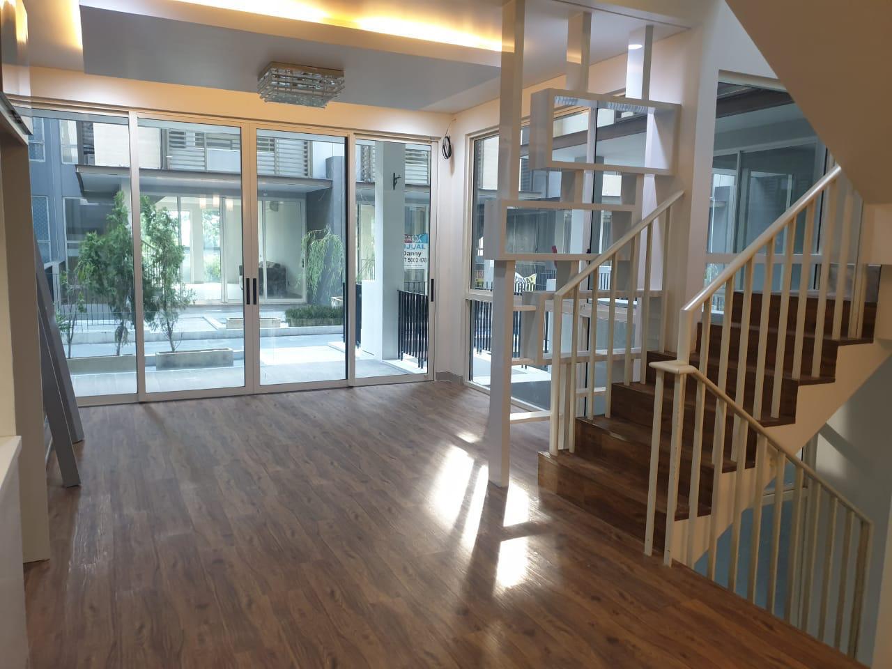 Jual Rumah Modern 3 Lantai Notredame Lokasi Premium di Wisata Bukit Mas Surabaya Barat - Thumbnail 3