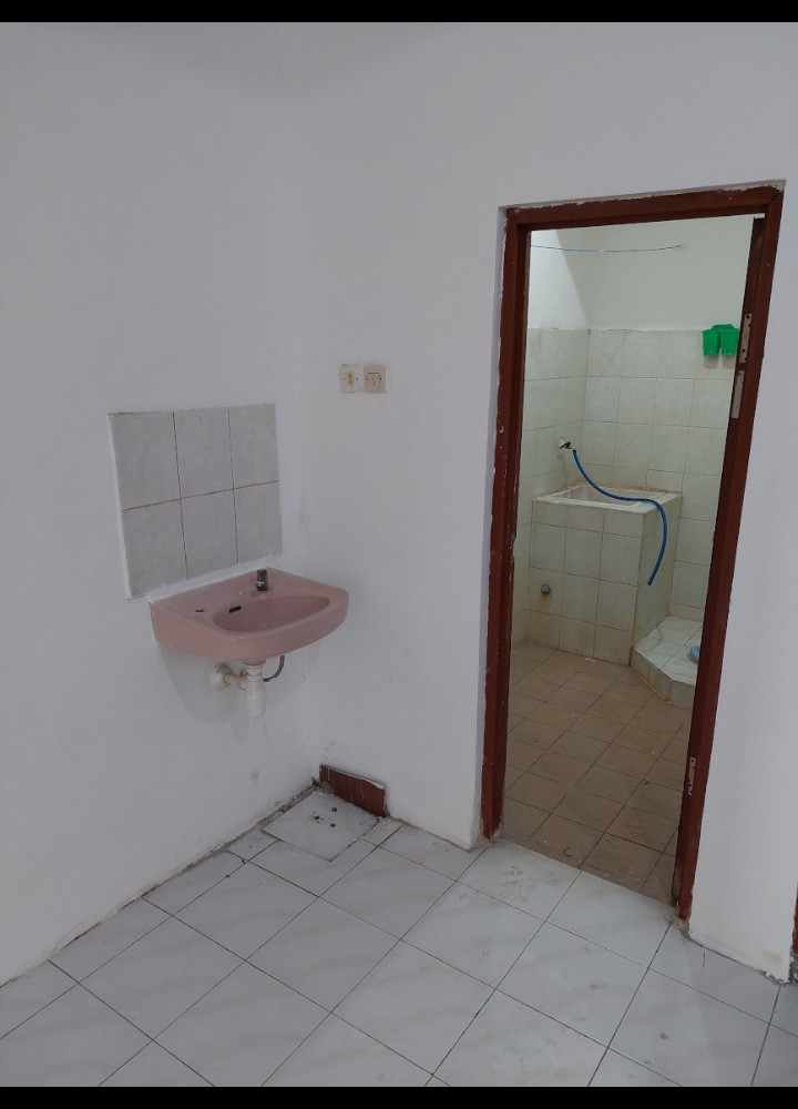 Disewakan Rumah Siap Huni di Darmo Indah Timur Surabaya Barat - Thumbnail 4