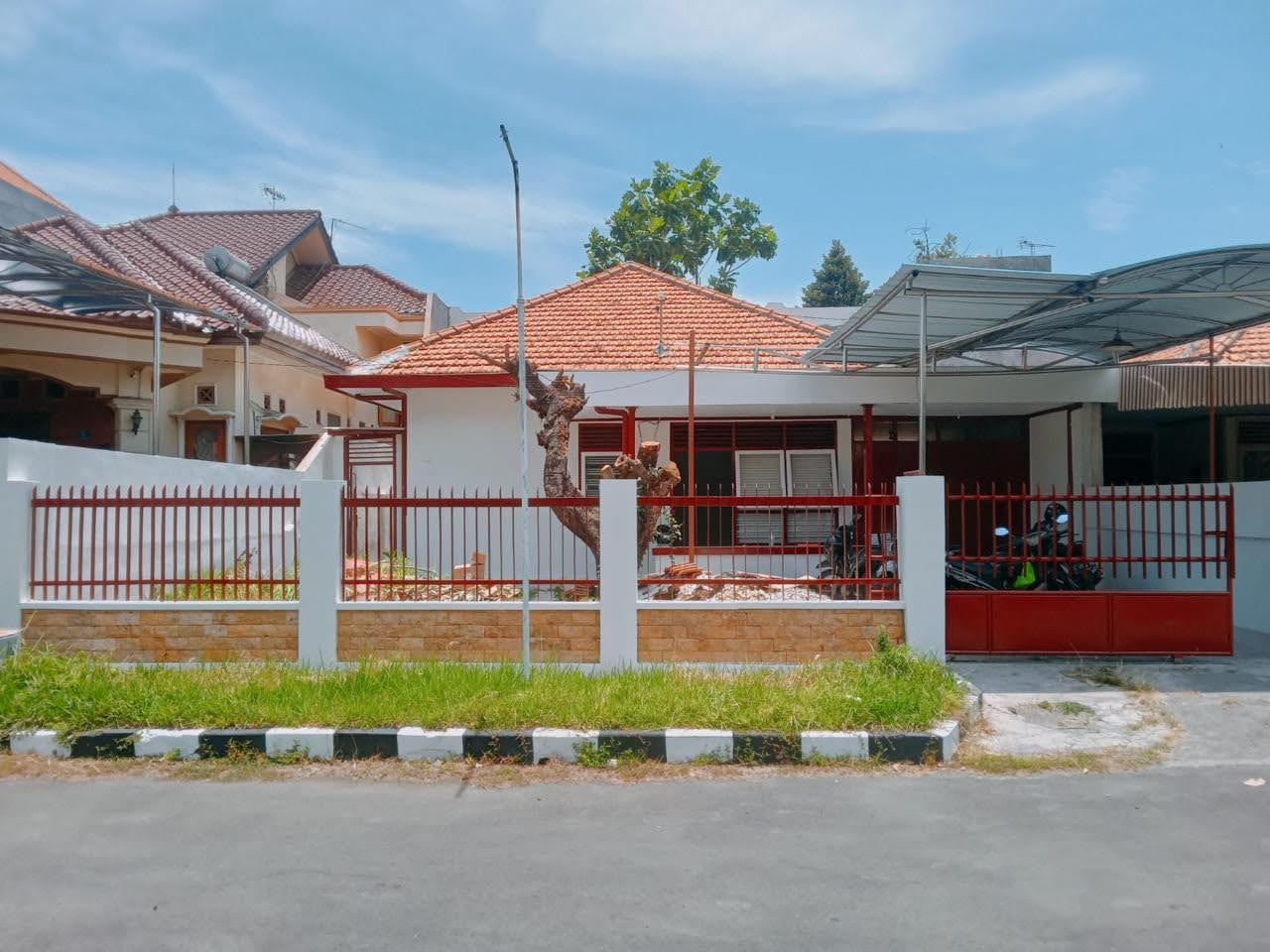Dijual Sangat Murah Rumah Luas di Manyar Airdas Surabaya Timur - Image 1