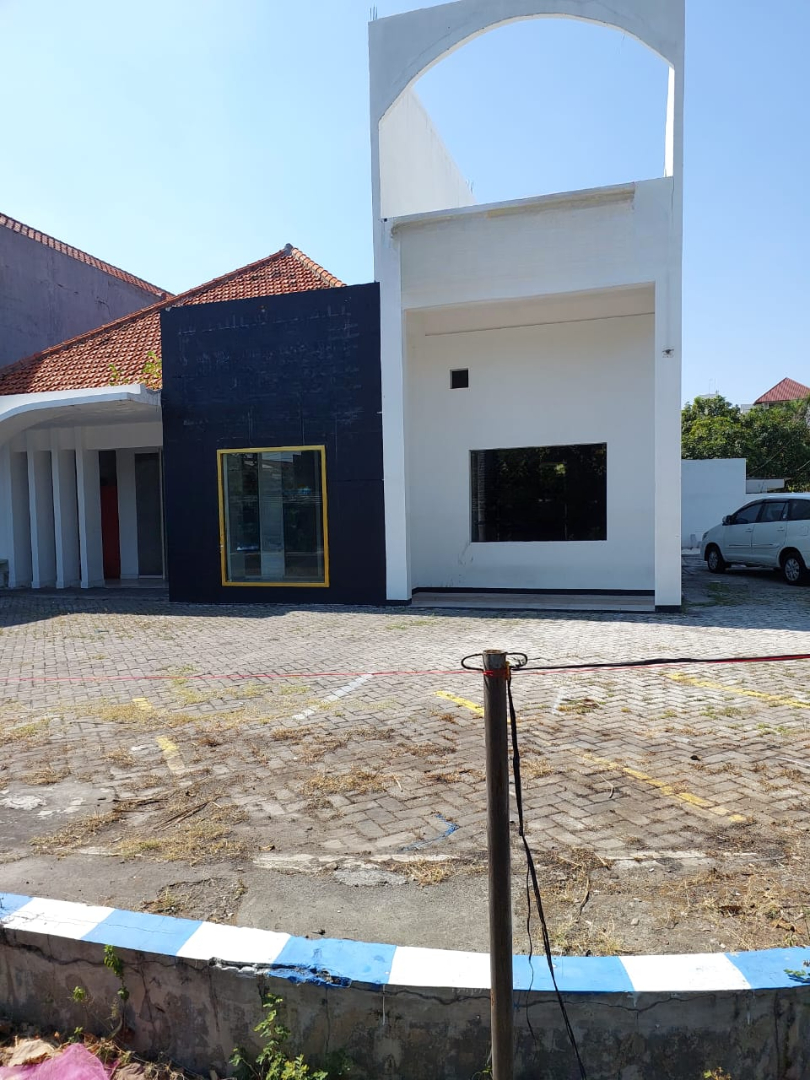 Disewakan Rumah Hook Komersial di Jalan Kartini Surabaya Pusat - Image 1