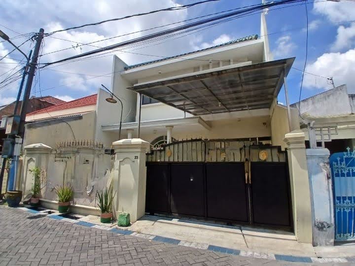 Dijual Rumah Full Bangunan 2 Lantai di Donowati – Surabaya Barat - Image 1