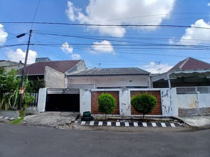 Disewakan Rumah 1 Lantai di Sukomanunggal Jaya – Surabaya Barat - Image 1