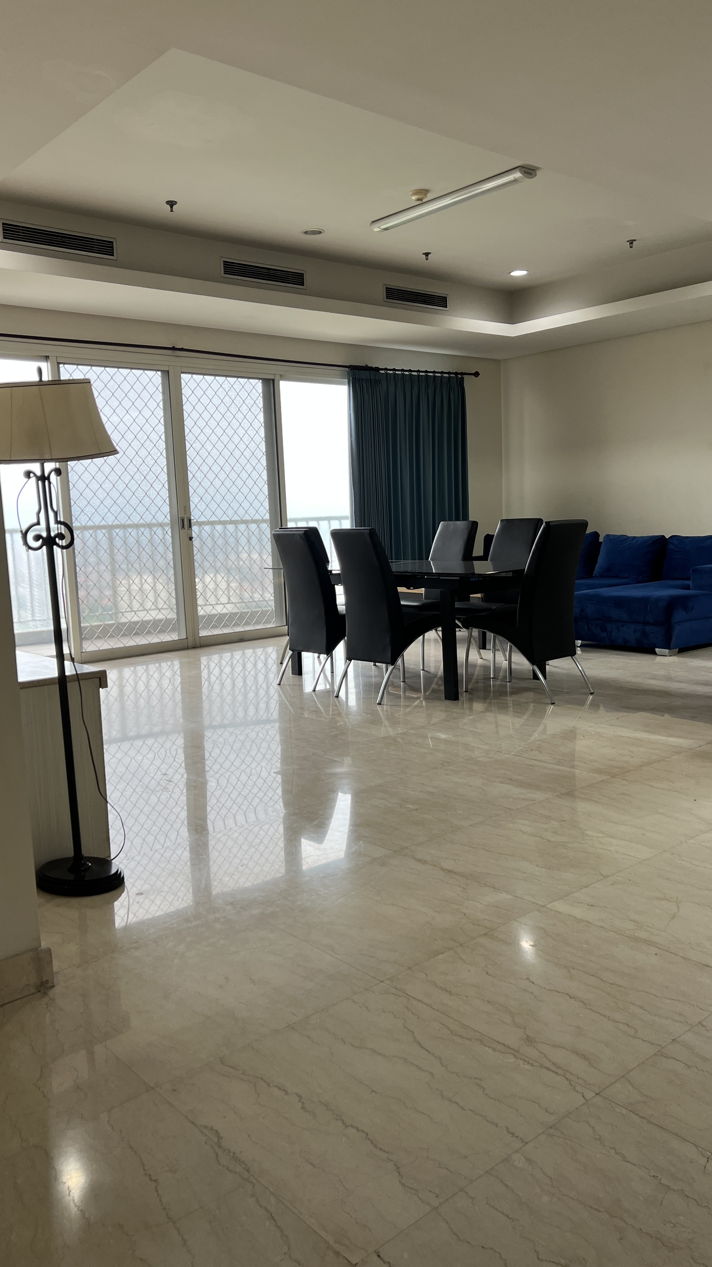 Disewakan Apartemen Mewah di Adhiwangsa Lenmarc Tower B Lantai 36 Surabaya Barat– Full Furnish View Golf Private Lift - Thumbnail 2