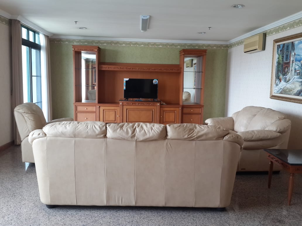 Disewakan Condominium di Graha Family Lantai 11 – Full Furnish View Golf Lokasi Premium Surabaya Barat - Thumbnail 4