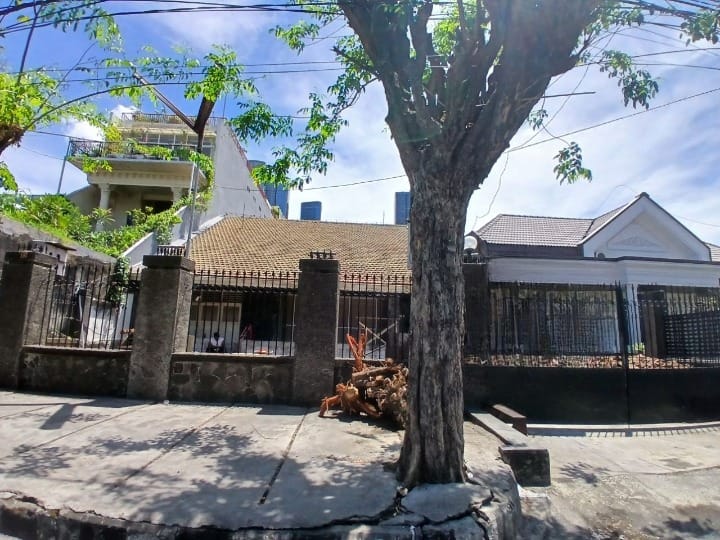 DiSewakan Rumah Usaha 1.5Lantai Siap Huni di Nol Jalan Tegalsari Surabaya Pusat - Image 1