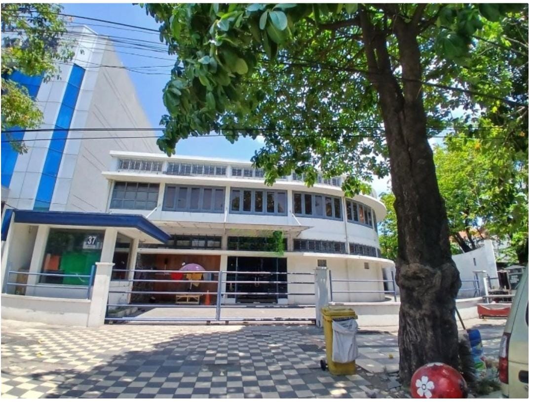 Disewakan Rumah Usaha di Jalan Indrapura Lokasi Komersial Strategis Surabaya Pusat - Image 1