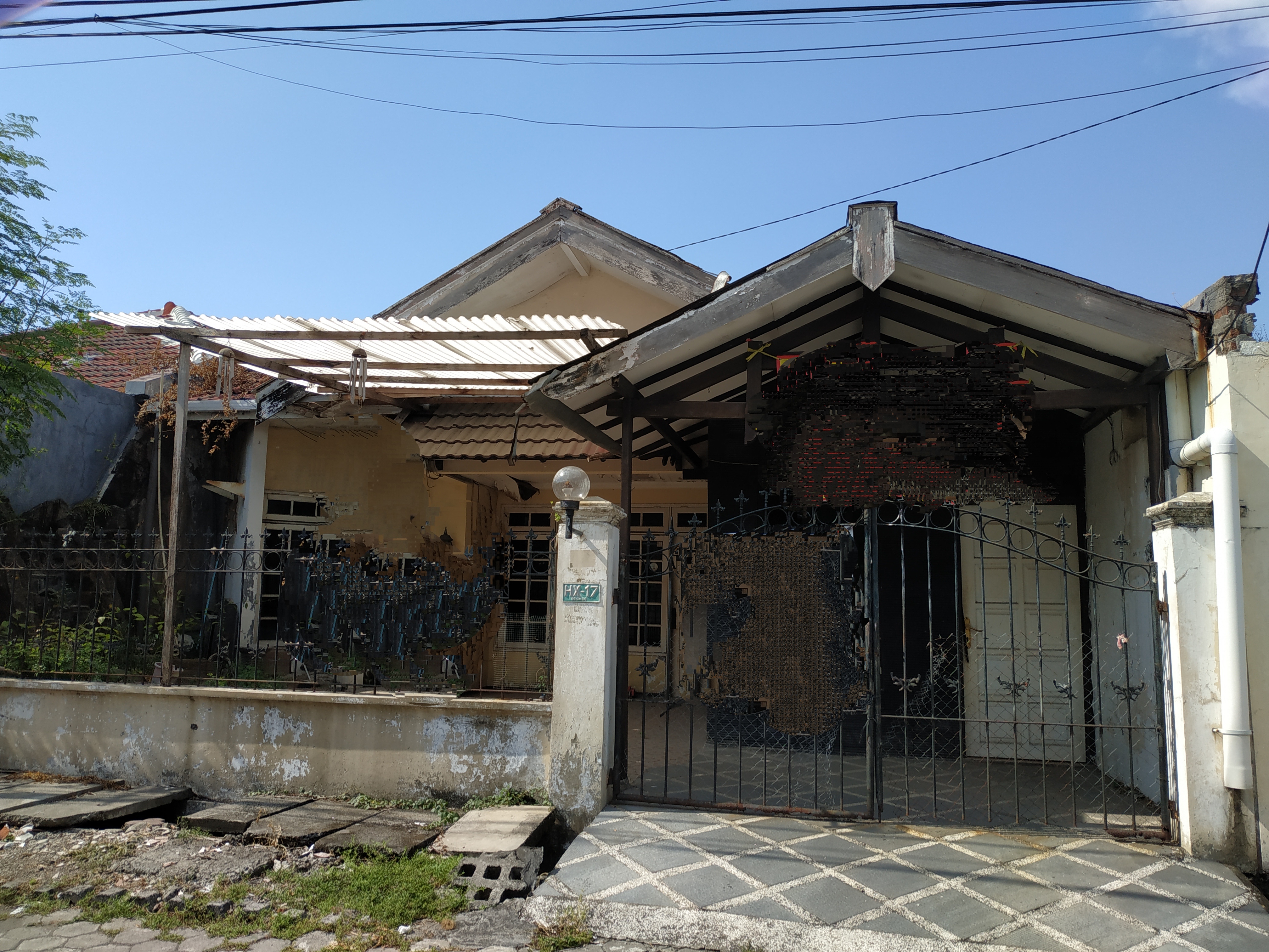 Jual Cepat Rumah Hitung Tanah di Taman Pondok Indah Surabaya Barat - Image 1