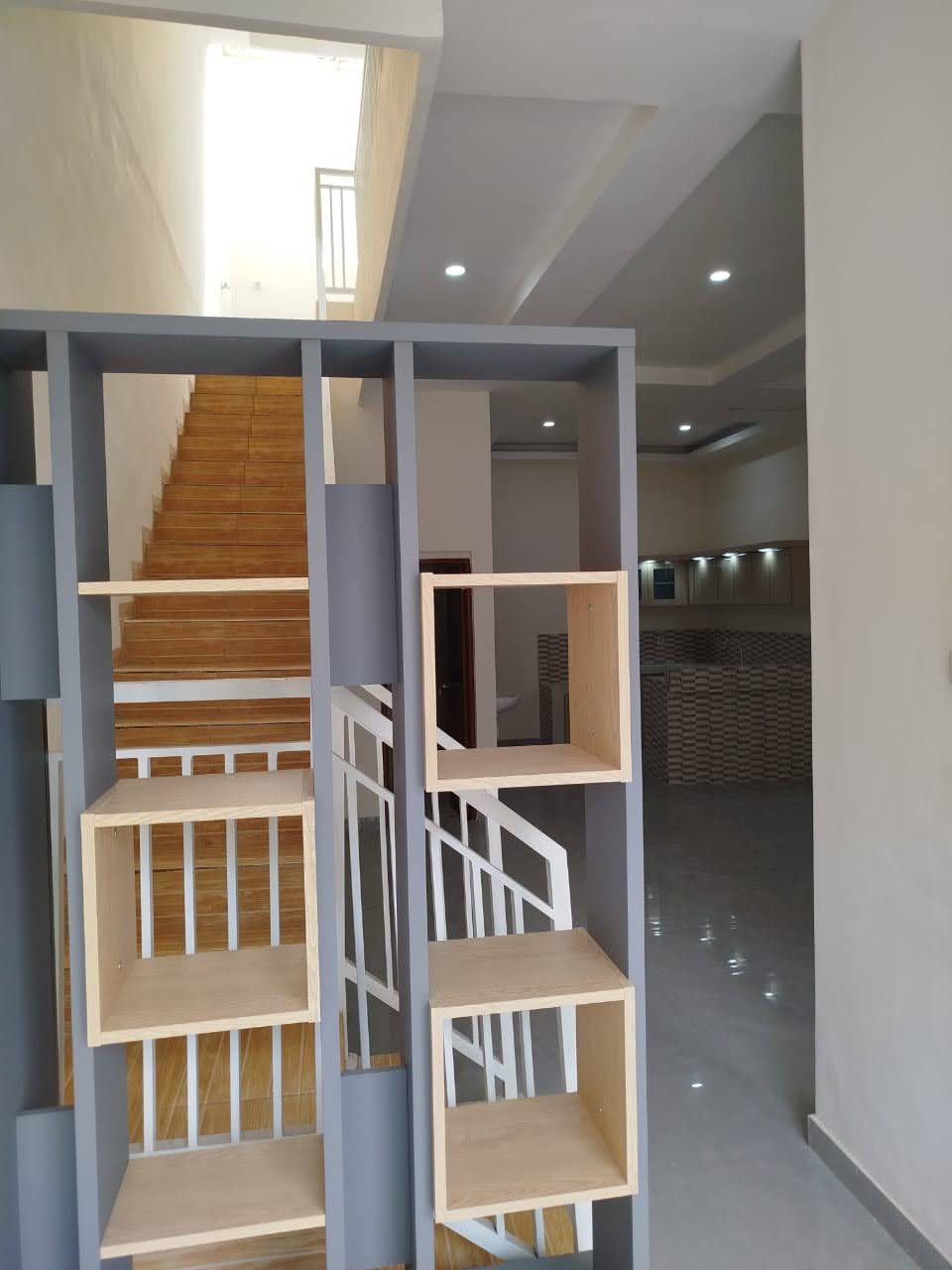 Dijual Rumah Baru 2 Lantai Semi Furnish di Jalan Mulyosari Surabaya Timur - Thumbnail 4