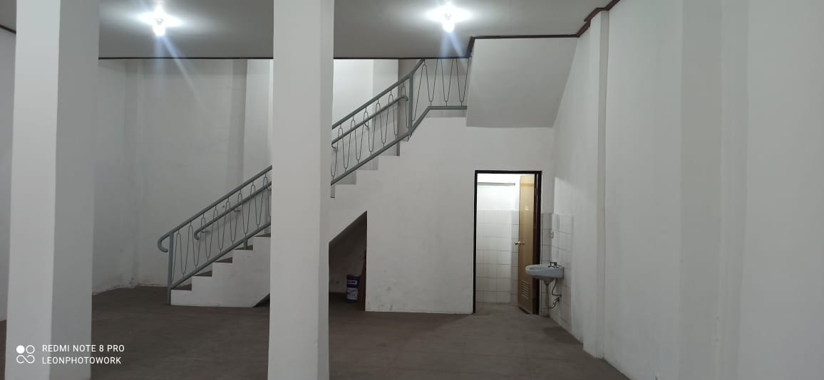 Disewakan Ruko 2 Lantai Siap Huni Lokasi Komersil di Baliwerti Surabaya Pusat - Thumbnail 4