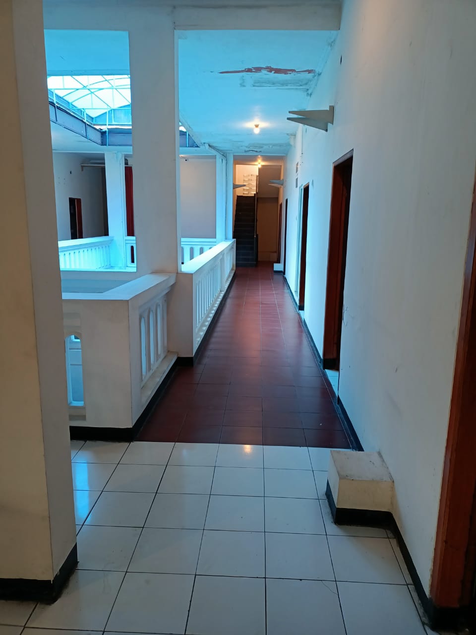 Dijual Rumah Kos Eks Penginapan Lokasi Strategis di Kertomenanggal Surabaya Selatan - Image 1