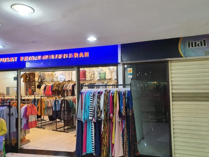 Dijual / Disewakan Stand Toko di Darmo Trade Centre Jagir Wonokromo Surabaya Selatan - Image 1