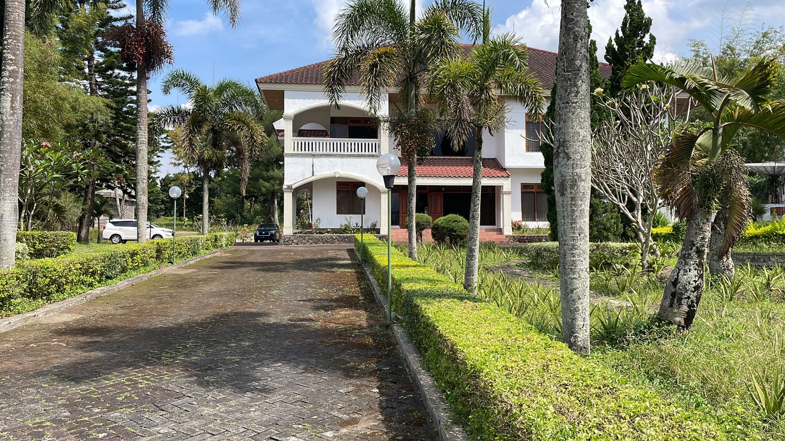 Dijual Villa Batu Nol Jalan Raya Kota Batu - Image 1