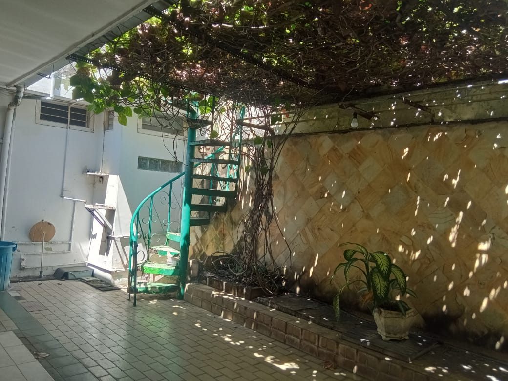 Jual Rumah 1 Lantai di Kris Kencana Sari Siap Huni Lokasi Strategis Surabaya Barat - Thumbnail 4