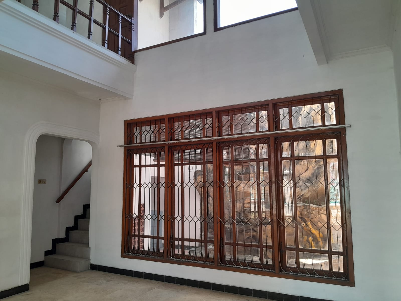 Jual Rumah 2 Lantai Siap Huni di Kris Kencana Lokasi Strategis Surabaya Barat - Thumbnail 2