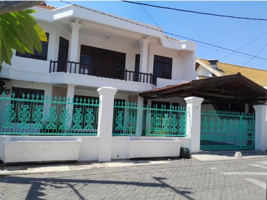Jual Rumah 2 Lantai Siap Huni di Kris Kencana Lokasi Strategis Surabaya Barat - Image 1