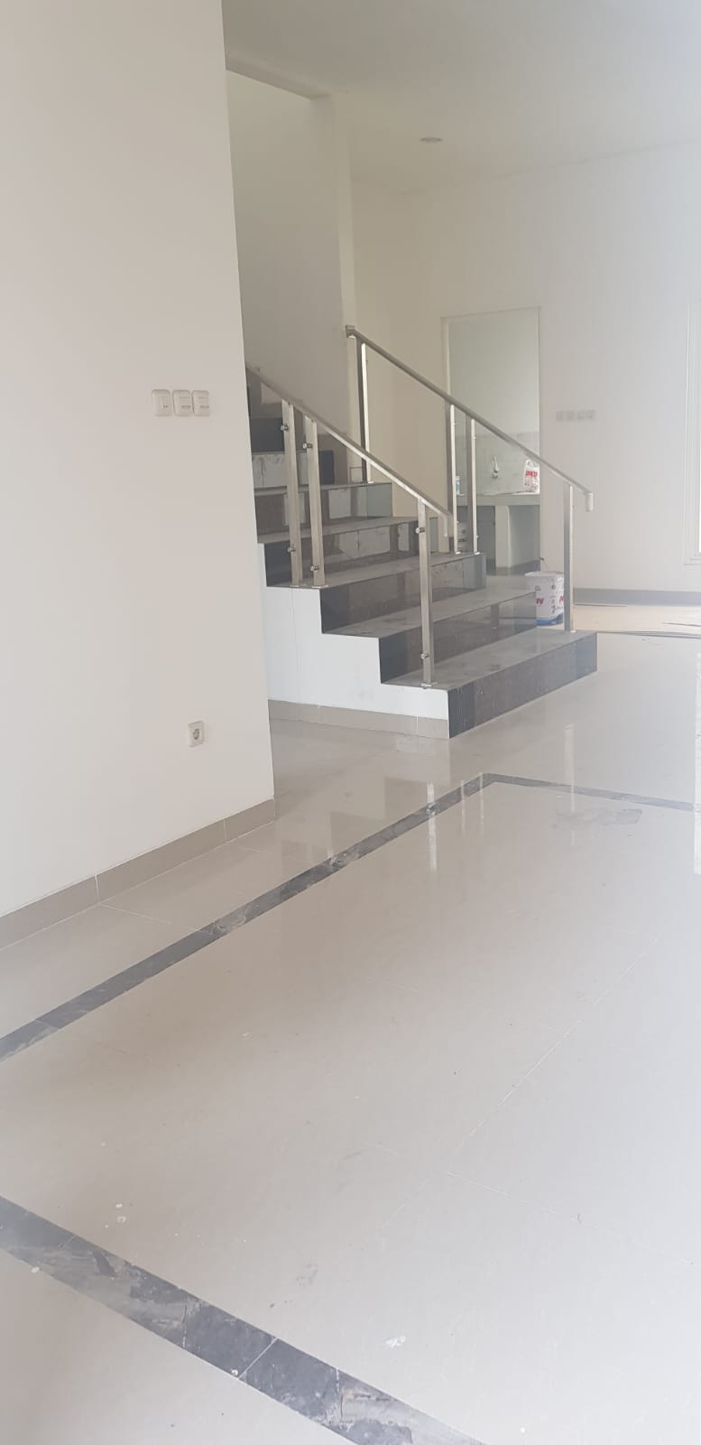 Dijual/Disewa Rumah Strategis di International Village Citraland Surabaya Barat - Image 1