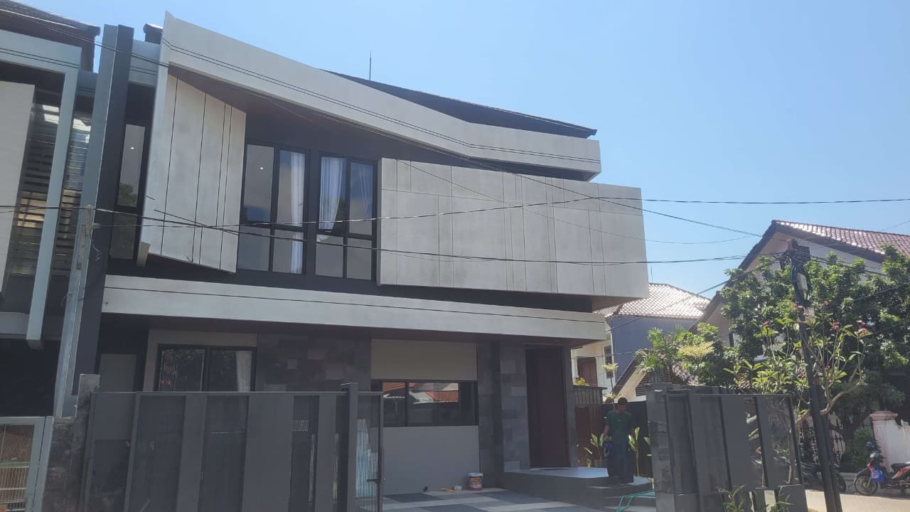 Jual Rumah Baru di Manyar Indah Mewah 2 Lantai Lokasi Strategis Surabaya Timur - Image 1