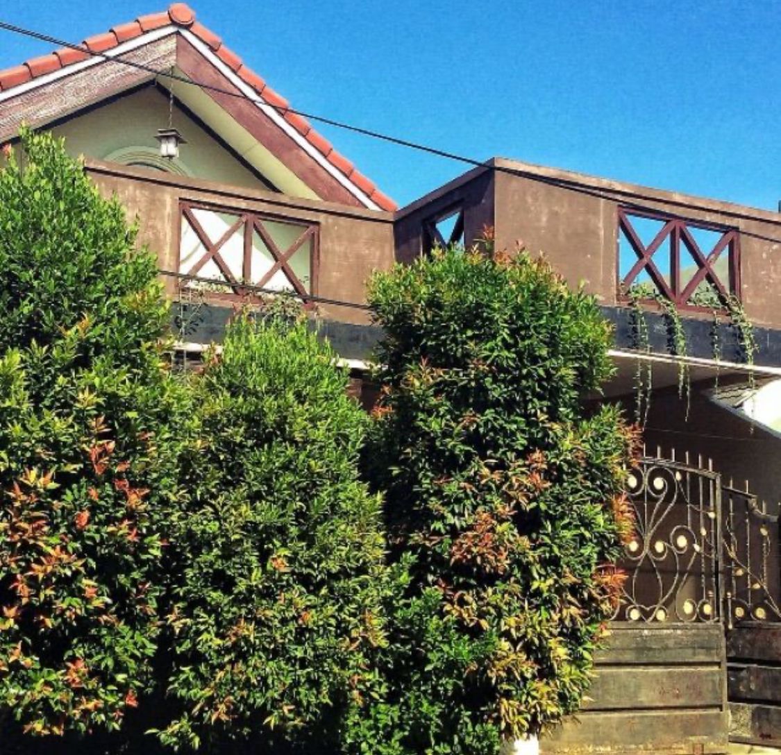 Dijual Rumah Siap Huni di Darmo Indah Selatan Surabaya Barat - Image 1