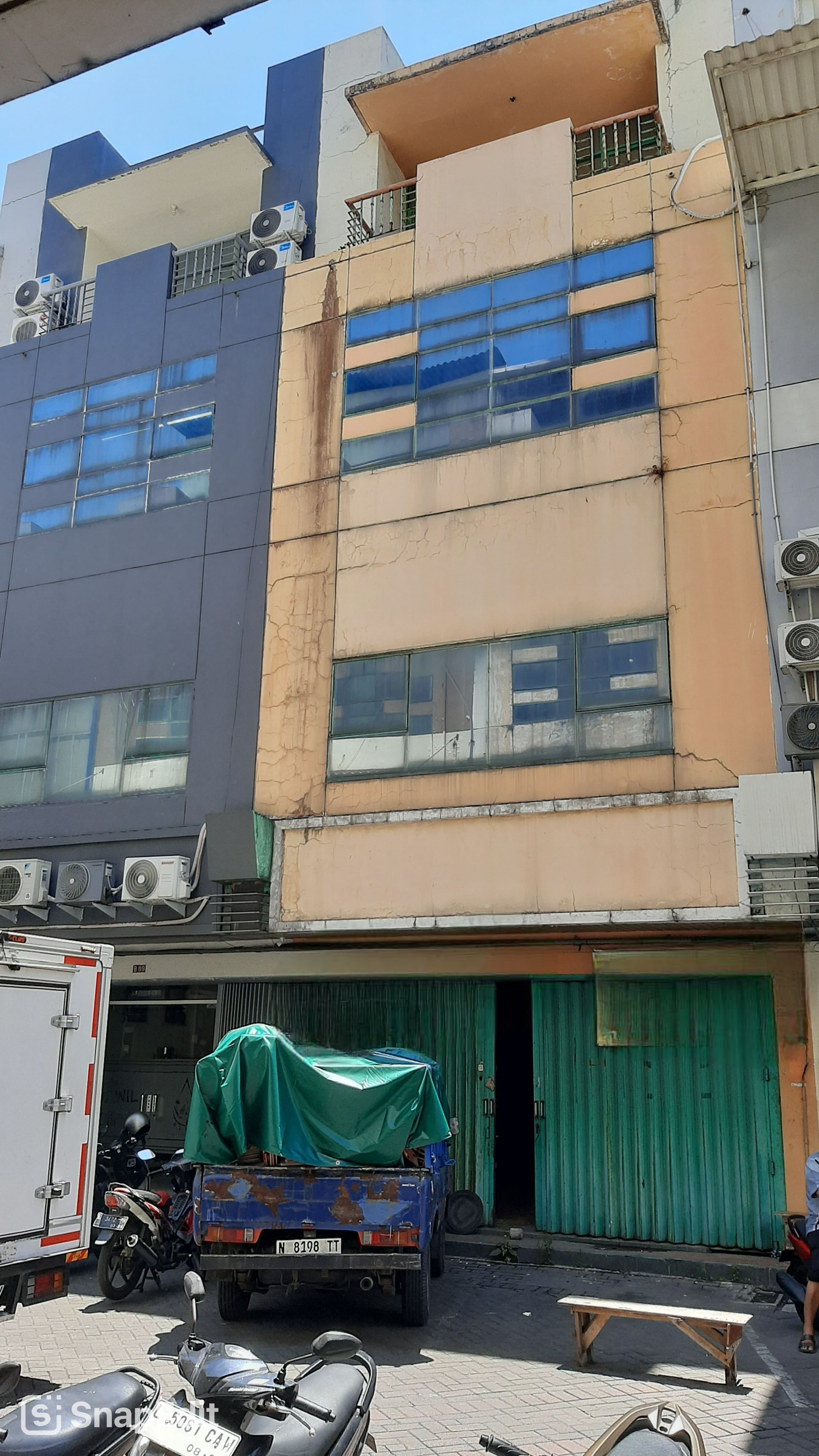 Dijual Ruko Strategis 4 Lantai di Darmo Galeria Mayjend Sungkono Surabaya Barat - Image 1