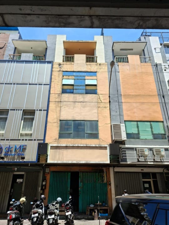 Dijual Ruko Lokasi Strategis di Mayjend Sungkono Surabaya Barat - Image 1