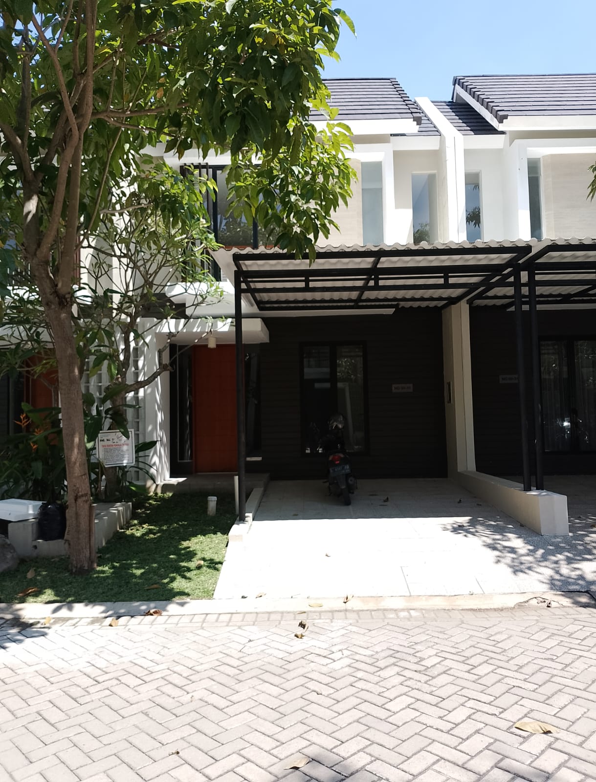 Dijual Rumah Siap Huni di Northwest Lake Citraland Surabaya Barat - Image 1