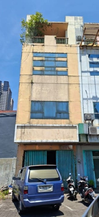 Dijual Ruko Lokasi Strategis di Jl. Mayjend Sungkono Surabaya Barat - Image 1