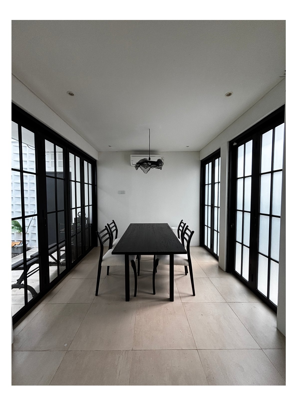 Dijual Rumah Mewah Semi Furnished di Greenwood Citraland Surabaya Barat - Thumbnail 4