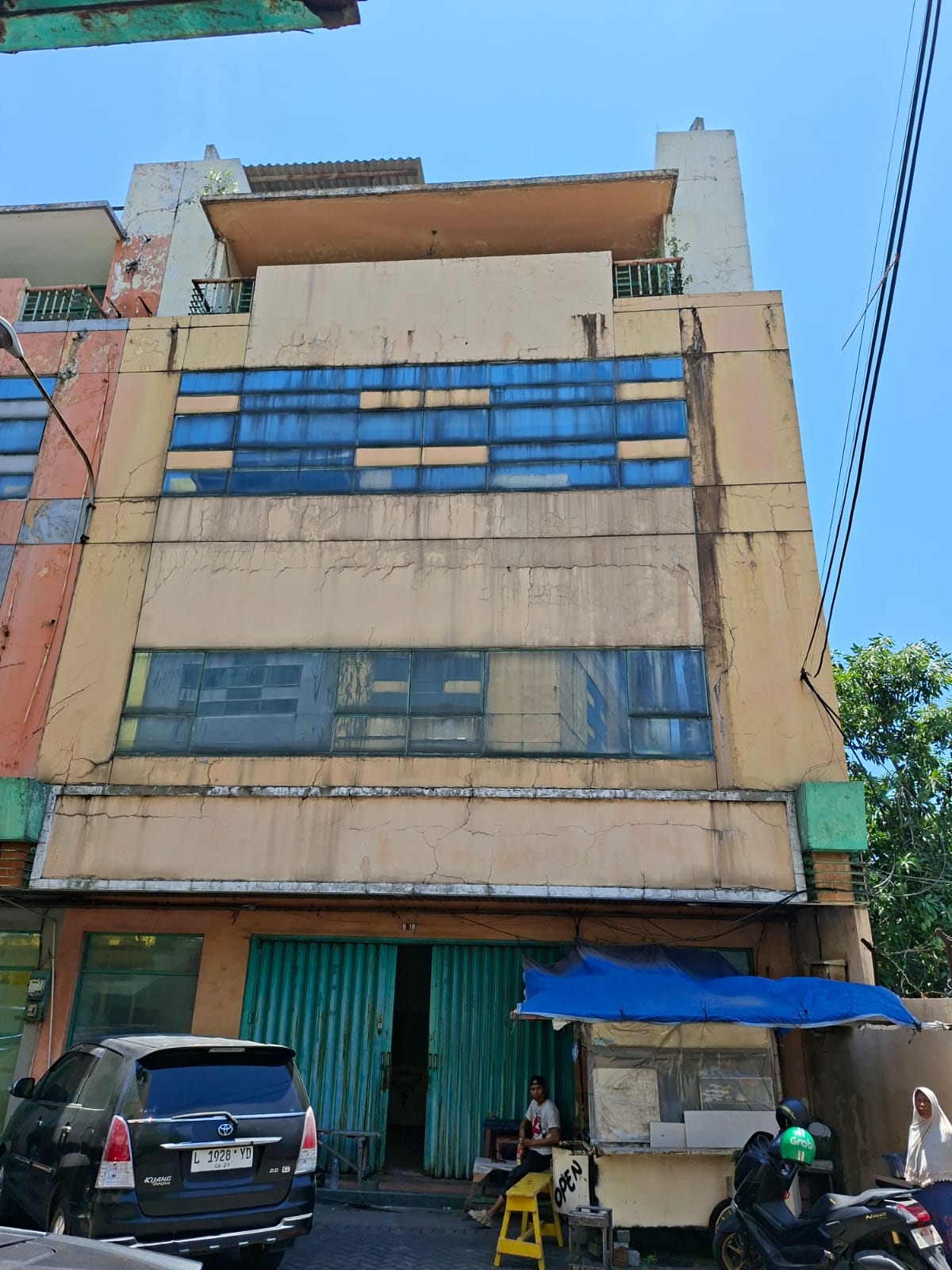 Dijual Ruko 4 Lantai Lokasi Strategis di Darmo Galeria Surabaya Barat - Image 1