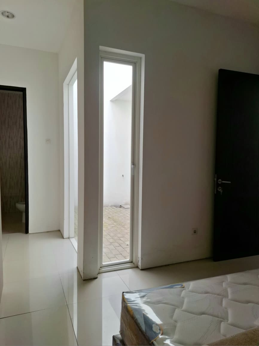 DiJual Rumah Baru Semi Furnish di De Casa Residence, Surabaya Barat - Thumbnail 2